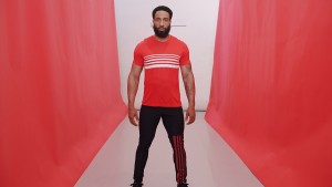 Red 5-stripe s/s tee. Black/red Billboard legging.
